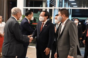 HCMC high-ranking delegation pays official visit to Cambodia