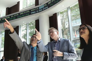 Many factors support foreign capital flow