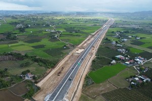 Vinh Hao - Phan Thiet, Nha Trang - Cam Lam expressways open to traffic on May 19