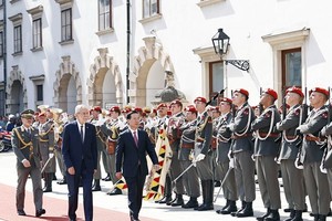 Welcome ceremony held for Vietnamese President in Vienna