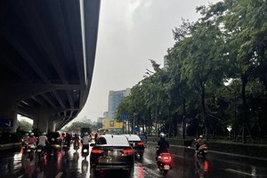 Heavy rain persists, new low-pressure system forms offshore