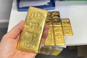 Another gold smuggling attempt thwarted at Noi Bai International Airport