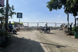 Residents await Binh Quoi Ferry