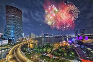 HCMC: Fireworks, street festivals celebrate New Year 2025