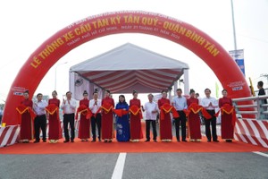 HCMC inaugurates Tan Ky Tan Quy Bridge