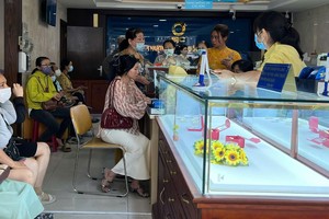 Plain gold rings soar to VND122.5 million per tael 