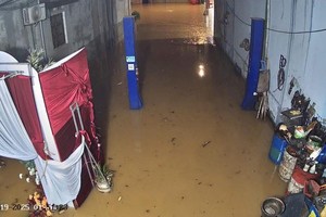 Torrential rains flood Lang Son, soak Northern Vietnam