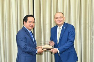 HCMC deepens bilateral ties with Kazakhstan, Azerbaijan localities
