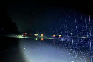 Two fishing vessels sink at Gianh Port in Quang Tri, nine missing