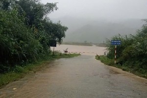 Quang Tri hit by widespread heavy rain, 17 sites flooded or eroded