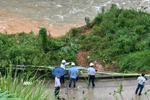 Prolonged heavy rain causes cracks to appear on La Son–Tuy Loan Expressway