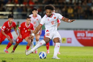 Nguyen Xuan Son scores on comeback