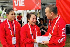 Canoeist Nguyen Thi Huong adds another gold at SEA Games 33