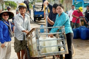 Salinity intrusion deepens on major rivers in Vinh Long