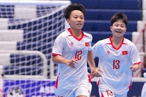 Vietnam women’s futsal team boost semifinal hopes with 2–0 win