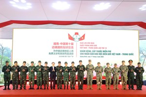 Vietnam, China military medics offer free healthcare to border residents