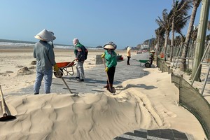 Windblown sand wreaks havoc along Bai Sau beach in Vung Tau