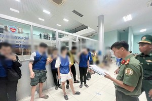 HCMC receives 13 citizens deported from Cambodia over online fraud links