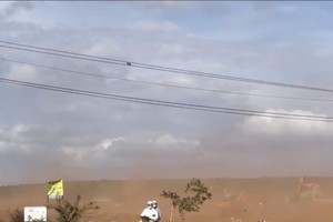Residents suffer from dust pollution at VND2.5 trillion industrial park project