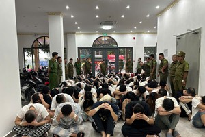 HCMC police foil suspected online scam base housing 83 foreign nationals