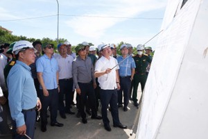 Authorities move to accelerate Cam Lo-La Son Expressway expansion