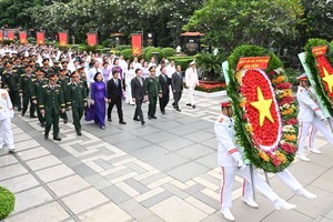 HCMC leaders pay tribute to war heroes 