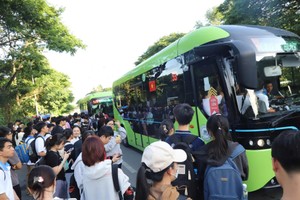 Ho Chi Minh City steps up bus services to ease student commuter crunch