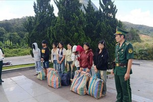 Nine Lao nationals deported for illegal entry into Vietnam