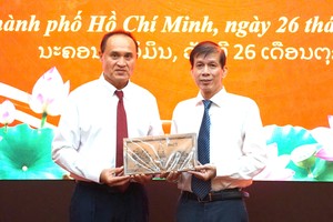 Sai Gon Giai Phong Newspaper hosts Lao propaganda, training delegation 