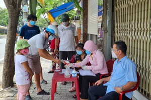 HCMC encouraging delivery of financial support package via bank account