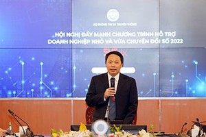 Deputy Director of MIC is delivering his speech in the conference