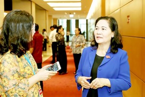 Chairwoman of HCMC People’s Council Nguyen Thi Le is answering SGGP Newspaper’s interview about investment in HCMC Ring Road No.3 construction project. (Photo: SGGP)