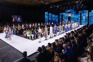 Aquafina Vietnam International Fashion Week favors recycled fashion