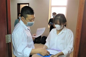 Candidates taking part in the second turn of the competence assessment, held by VNU-HCMC