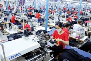 Garment production at Garment Co. No.10 (Photo: SGGP)