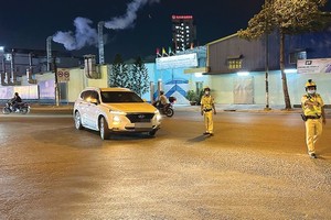 Hang Xanh Traffic Police are working with Thu Duc City Police Force to patrol streets in the area