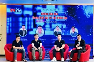 Cyber security experts are discussing current issues at the seminar (Photo: Tin Tuc Newspaper)