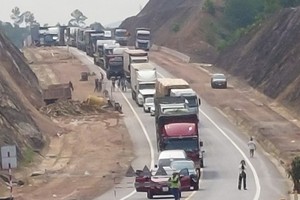 Trucks over 10 tonnes prohibited from entering Cam Lo – La Son Expressway 