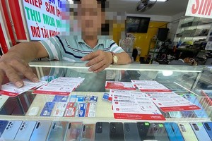 Pre-activated SIM cards can be bought easily at stores (Photo: SGGP)