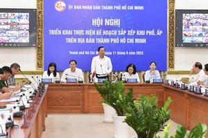 The People’s Committee of HCMC is holding a meeting about the launch of the quarter, hamlet rearrangement mission (Photo: SGGP)