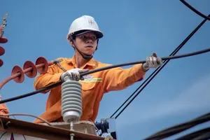 Construction of power transmission lines
