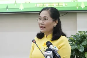 Chairwoman Nguyen Thi Le of the HCMC People’s Council is chairing the conference