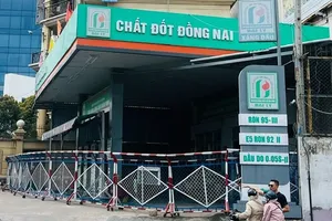A fuel station on Cong Hoa Street (Tan Binh District of HCMC) temporarily stops operation (Photo: SGGP)