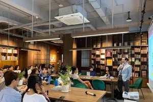 A creative space integrates working space and reading sections as well as entertainment corners (Photo: NAM THI HOUSE)