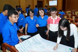The Young Theorists Club under the Ho Chi Minh Communist Youth Union of HCMC regularly hosts discussion sessions on protecting the Party's ideological foundation
