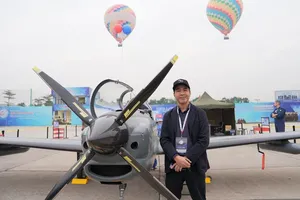 Nguyen Hoai Nam with the TP-150 (Photo: SGGP)