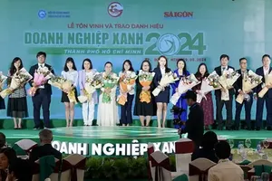 The award ceremony for Green Enterprises 2024, held by SGGP Newspaper (Photo: SGGP)