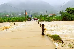 Floodwaters are rising due to heavy rain in Lao Cai Province in the afternoon of August 26 (Photo: SGGP)