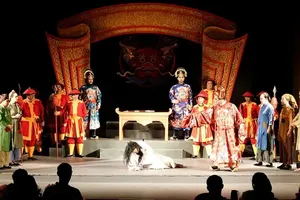 The historical play “His Excellency the Left Division’s Marshal Le Van Duyet – The Man with 9 Death Sentences” by Idecaf Theater has successfully run 50 performances, serving tens of thousands of spectators 