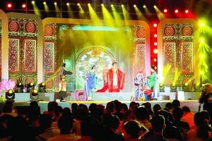 The traditional art of Cai Luong theater continues to exert a magnetic pull and garner significant interest from a large number of young spectators (Photo: SGGP)